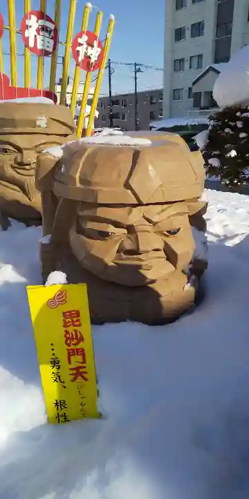 旭川銀座弁天神社の像