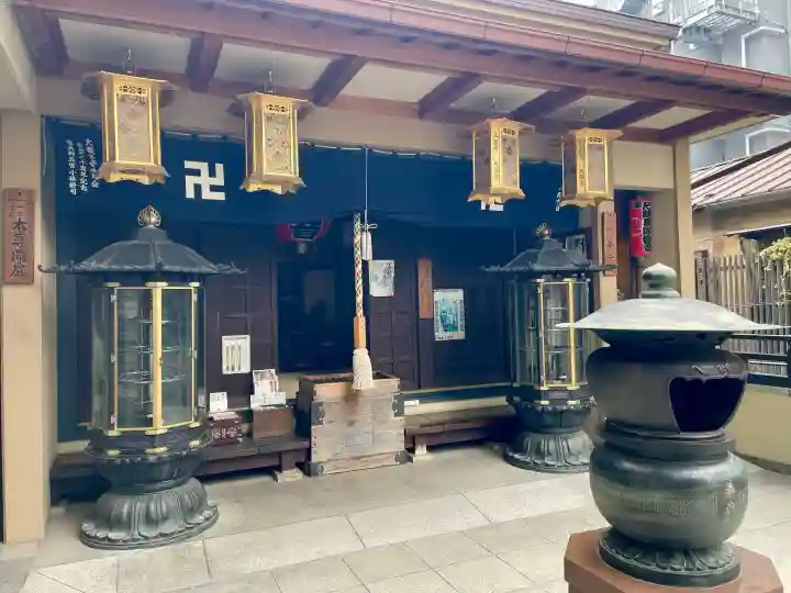 大観音寺の{uncategorized: "未分類", other: "その他", undefined: "問題あり", building: "その他建物", grave: "お墓", sacred_gate: "鳥居", guardian: "狛犬", statue: "像", buddha: "仏像", history: "歴史", nature: "自然", garden: "庭園", animal: "動物", pagoda: "塔", temizu: "手水舎", mountain_gate: "山門・神門", sanctuary: "本殿・本堂", subordinate: "末社・摂社", art: "芸術", scenery: "景色", jizo: "地蔵", ema: "絵馬", goshuin: "御朱印", omikuji: "おみくじ", items: "授与品その他", amulet: "お守り", goshuincho: "御朱印帳", eats: "食事", festival: "お祭り", votive_dance: "神楽", shichigosan: "七五三参", wedding: "結婚式", experience: "体験その他", initially: "初詣", around: "周辺", anti_infection: "感染症対策"}