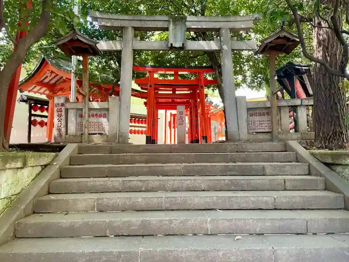 豊栄稲荷神社の{uncategorized: "未分類", other: "その他", undefined: "問題あり", building: "その他建物", grave: "お墓", sacred_gate: "鳥居", guardian: "狛犬", statue: "像", buddha: "仏像", history: "歴史", nature: "自然", garden: "庭園", animal: "動物", pagoda: "塔", temizu: "手水舎", mountain_gate: "山門・神門", sanctuary: "本殿・本堂", subordinate: "末社・摂社", art: "芸術", scenery: "景色", jizo: "地蔵", ema: "絵馬", goshuin: "御朱印", omikuji: "おみくじ", items: "授与品その他", amulet: "お守り", goshuincho: "御朱印帳", eats: "食事", festival: "お祭り", votive_dance: "神楽", shichigosan: "七五三参", wedding: "結婚式", experience: "体験その他", initially: "初詣", around: "周辺", anti_infection: "感染症対策"}