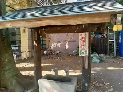 亀岡八幡宮（亀岡八幡神社）の手水舎