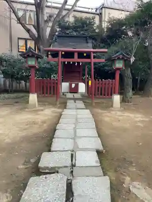 天満神社（武蔵一宮氷川神社末社）の{uncategorized: "未分類", other: "その他", undefined: "問題あり", building: "その他建物", grave: "お墓", sacred_gate: "鳥居", guardian: "狛犬", statue: "像", buddha: "仏像", history: "歴史", nature: "自然", garden: "庭園", animal: "動物", pagoda: "塔", temizu: "手水舎", mountain_gate: "山門・神門", sanctuary: "本殿・本堂", subordinate: "末社・摂社", art: "芸術", scenery: "景色", jizo: "地蔵", ema: "絵馬", goshuin: "御朱印", omikuji: "おみくじ", items: "授与品その他", amulet: "お守り", goshuincho: "御朱印帳", eats: "食事", festival: "お祭り", votive_dance: "神楽", shichigosan: "七五三参", wedding: "結婚式", experience: "体験その他", initially: "初詣", around: "周辺", anti_infection: "感染症対策"}