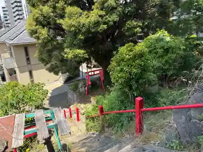 西森稲荷大明神の{uncategorized: "未分類", other: "その他", undefined: "問題あり", building: "その他建物", grave: "お墓", sacred_gate: "鳥居", guardian: "狛犬", statue: "像", buddha: "仏像", history: "歴史", nature: "自然", garden: "庭園", animal: "動物", pagoda: "塔", temizu: "手水舎", mountain_gate: "山門・神門", sanctuary: "本殿・本堂", subordinate: "末社・摂社", art: "芸術", scenery: "景色", jizo: "地蔵", ema: "絵馬", goshuin: "御朱印", omikuji: "おみくじ", items: "授与品その他", amulet: "お守り", goshuincho: "御朱印帳", eats: "食事", festival: "お祭り", votive_dance: "神楽", shichigosan: "七五三参", wedding: "結婚式", experience: "体験その他", initially: "初詣", around: "周辺", anti_infection: "感染症対策"}