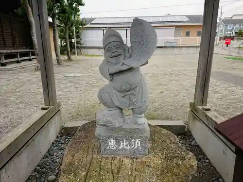 柄沢神社の像