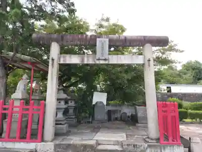 庄城稲荷大明神(山梨県)