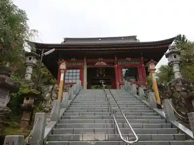 武蔵御嶽神社の山門・神門
