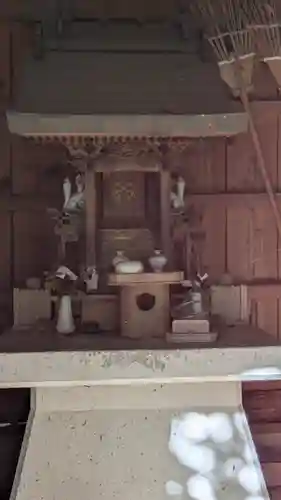 稲荷社（南笠2号墳内）(滋賀県)