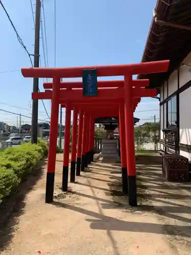 中和院の鳥居