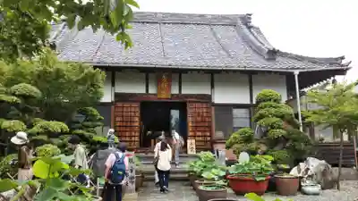 香勝寺の本殿・本堂
