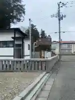 三ツ石神社の{uncategorized: "未分類", other: "その他", undefined: "問題あり", building: "その他建物", grave: "お墓", sacred_gate: "鳥居", guardian: "狛犬", statue: "像", buddha: "仏像", history: "歴史", nature: "自然", garden: "庭園", animal: "動物", pagoda: "塔", temizu: "手水舎", mountain_gate: "山門・神門", sanctuary: "本殿・本堂", subordinate: "末社・摂社", art: "芸術", scenery: "景色", jizo: "地蔵", ema: "絵馬", goshuin: "御朱印", omikuji: "おみくじ", items: "授与品その他", amulet: "お守り", goshuincho: "御朱印帳", eats: "食事", festival: "お祭り", votive_dance: "神楽", shichigosan: "七五三参", wedding: "結婚式", experience: "体験その他", initially: "初詣", around: "周辺", anti_infection: "感染症対策"}