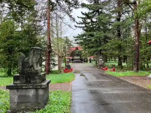 雨龍神社の庭園