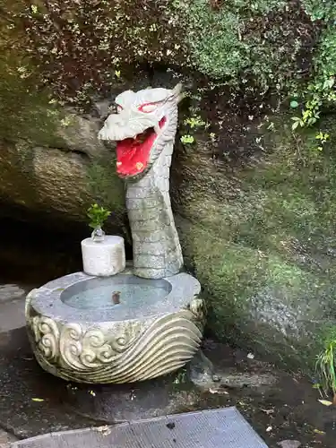 銭洗弁財天宇賀福神社の狛犬