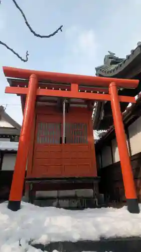 永泉寺の{uncategorized: "未分類", other: "その他", undefined: "問題あり", building: "その他建物", grave: "お墓", sacred_gate: "鳥居", guardian: "狛犬", statue: "像", buddha: "仏像", history: "歴史", nature: "自然", garden: "庭園", animal: "動物", pagoda: "塔", temizu: "手水舎", mountain_gate: "山門・神門", sanctuary: "本殿・本堂", subordinate: "末社・摂社", art: "芸術", scenery: "景色", jizo: "地蔵", ema: "絵馬", goshuin: "御朱印", omikuji: "おみくじ", items: "授与品その他", amulet: "お守り", goshuincho: "御朱印帳", eats: "食事", festival: "お祭り", votive_dance: "神楽", shichigosan: "七五三参", wedding: "結婚式", experience: "体験その他", initially: "初詣", around: "周辺", anti_infection: "感染症対策"}