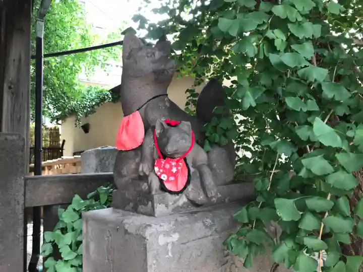 被官稲荷神社の狛犬