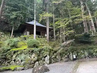 久遠寺御廟所(山梨県)