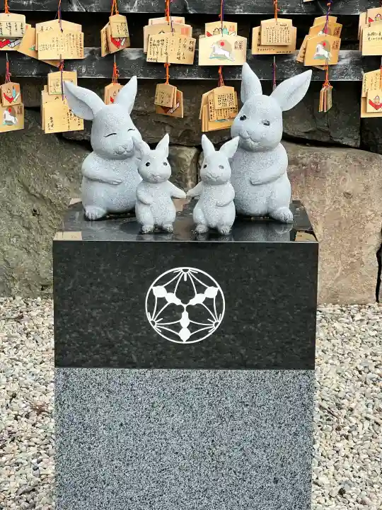 出雲大社の{uncategorized: "未分類", other: "その他", undefined: "問題あり", building: "その他建物", grave: "お墓", sacred_gate: "鳥居", guardian: "狛犬", statue: "像", buddha: "仏像", history: "歴史", nature: "自然", garden: "庭園", animal: "動物", pagoda: "塔", temizu: "手水舎", mountain_gate: "山門・神門", sanctuary: "本殿・本堂", subordinate: "末社・摂社", art: "芸術", scenery: "景色", jizo: "地蔵", ema: "絵馬", goshuin: "御朱印", omikuji: "おみくじ", items: "授与品その他", amulet: "お守り", goshuincho: "御朱印帳", eats: "食事", festival: "お祭り", votive_dance: "神楽", shichigosan: "七五三参", wedding: "結婚式", experience: "体験その他", initially: "初詣", around: "周辺", anti_infection: "感染症対策"}