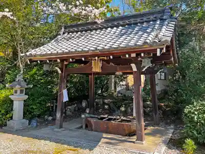 下新川神社の手水舎