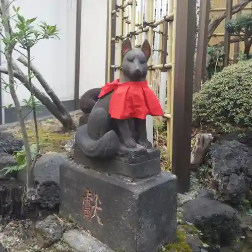 靍護稲荷神社の狛犬