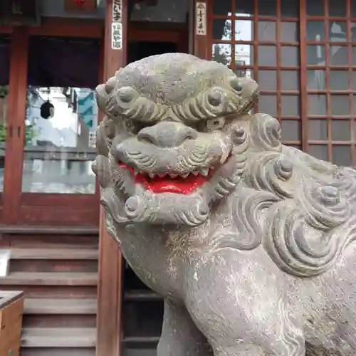 秋葉神社の狛犬