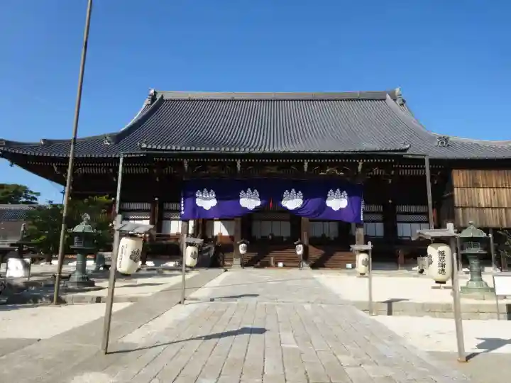 本山専修寺の本殿・本堂