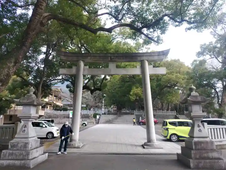 大麻比古神社の{uncategorized: "未分類", other: "その他", undefined: "問題あり", building: "その他建物", grave: "お墓", sacred_gate: "鳥居", guardian: "狛犬", statue: "像", buddha: "仏像", history: "歴史", nature: "自然", garden: "庭園", animal: "動物", pagoda: "塔", temizu: "手水舎", mountain_gate: "山門・神門", sanctuary: "本殿・本堂", subordinate: "末社・摂社", art: "芸術", scenery: "景色", jizo: "地蔵", ema: "絵馬", goshuin: "御朱印", omikuji: "おみくじ", items: "授与品その他", amulet: "お守り", goshuincho: "御朱印帳", eats: "食事", festival: "お祭り", votive_dance: "神楽", shichigosan: "七五三参", wedding: "結婚式", experience: "体験その他", initially: "初詣", around: "周辺", anti_infection: "感染症対策"}