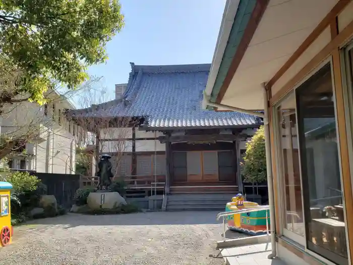 建立寺の本殿