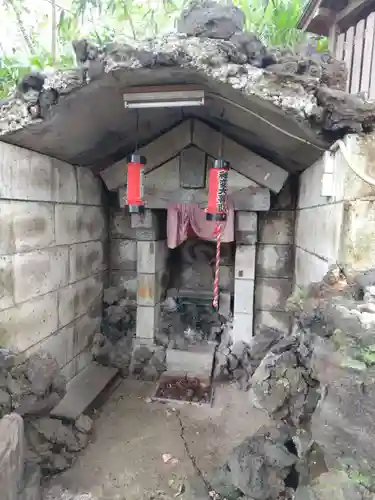 明王院（満願寺別院）の末社・摂社