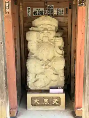 湯谷神社の{uncategorized: "未分類", other: "その他", undefined: "問題あり", building: "その他建物", grave: "お墓", sacred_gate: "鳥居", guardian: "狛犬", statue: "像", buddha: "仏像", history: "歴史", nature: "自然", garden: "庭園", animal: "動物", pagoda: "塔", temizu: "手水舎", mountain_gate: "山門・神門", sanctuary: "本殿・本堂", subordinate: "末社・摂社", art: "芸術", scenery: "景色", jizo: "地蔵", ema: "絵馬", goshuin: "御朱印", omikuji: "おみくじ", items: "授与品その他", amulet: "お守り", goshuincho: "御朱印帳", eats: "食事", festival: "お祭り", votive_dance: "神楽", shichigosan: "七五三参", wedding: "結婚式", experience: "体験その他", initially: "初詣", around: "周辺", anti_infection: "感染症対策"}