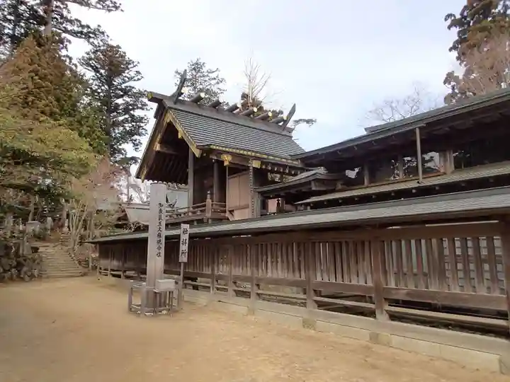 武蔵御嶽神社の本殿・本堂