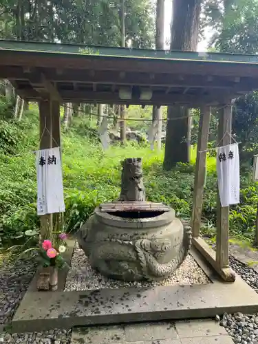 須山浅間神社の手水