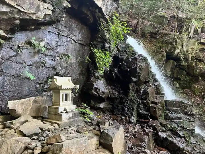 母の白滝神社(山梨県)