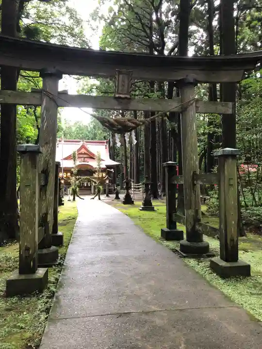 横浜八幡神社の鳥居