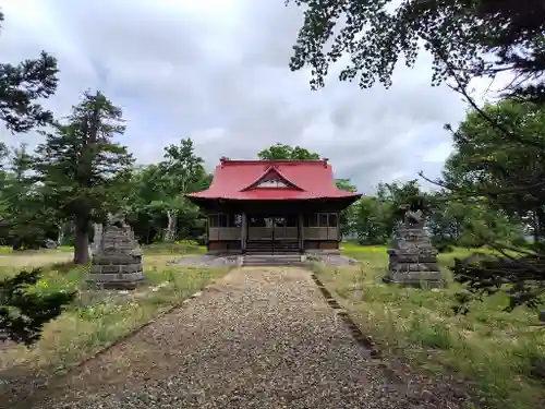 共成神社の本殿