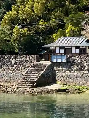 厳島神社の{uncategorized: "未分類", other: "その他", undefined: "問題あり", building: "その他建物", grave: "お墓", sacred_gate: "鳥居", guardian: "狛犬", statue: "像", buddha: "仏像", history: "歴史", nature: "自然", garden: "庭園", animal: "動物", pagoda: "塔", temizu: "手水舎", mountain_gate: "山門・神門", sanctuary: "本殿・本堂", subordinate: "末社・摂社", art: "芸術", scenery: "景色", jizo: "地蔵", ema: "絵馬", goshuin: "御朱印", omikuji: "おみくじ", items: "授与品その他", amulet: "お守り", goshuincho: "御朱印帳", eats: "食事", festival: "お祭り", votive_dance: "神楽", shichigosan: "七五三参", wedding: "結婚式", experience: "体験その他", initially: "初詣", around: "周辺", anti_infection: "感染症対策"}