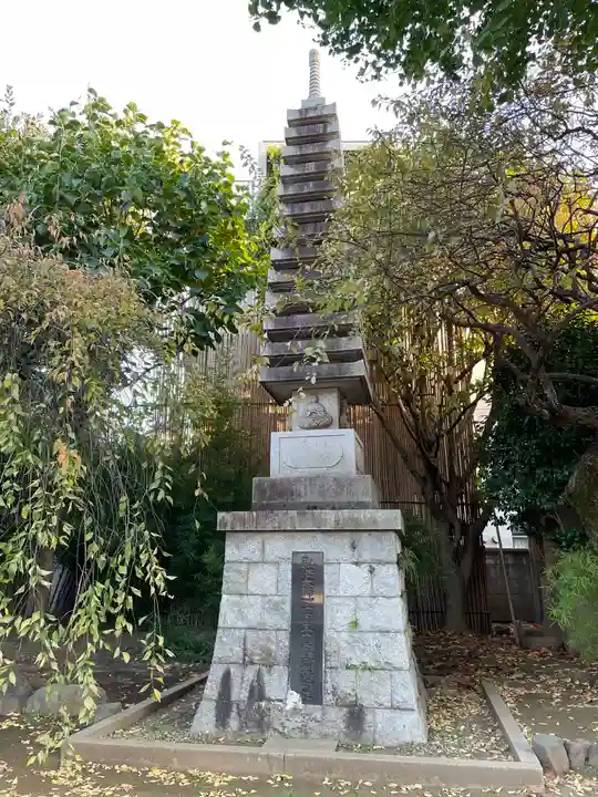 新井薬師(梅照院)の塔