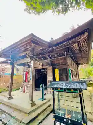 岩之上堂の{uncategorized: "未分類", other: "その他", undefined: "問題あり", building: "その他建物", grave: "お墓", sacred_gate: "鳥居", guardian: "狛犬", statue: "像", buddha: "仏像", history: "歴史", nature: "自然", garden: "庭園", animal: "動物", pagoda: "塔", temizu: "手水舎", mountain_gate: "山門・神門", sanctuary: "本殿・本堂", subordinate: "末社・摂社", art: "芸術", scenery: "景色", jizo: "地蔵", ema: "絵馬", goshuin: "御朱印", omikuji: "おみくじ", items: "授与品その他", amulet: "お守り", goshuincho: "御朱印帳", eats: "食事", festival: "お祭り", votive_dance: "神楽", shichigosan: "七五三参", wedding: "結婚式", experience: "体験その他", initially: "初詣", around: "周辺", anti_infection: "感染症対策"}