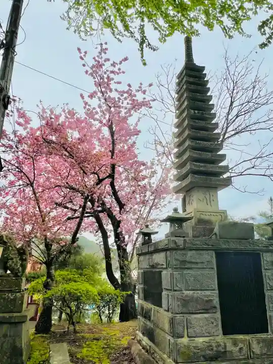 成田山安養寺の{uncategorized: "未分類", other: "その他", undefined: "問題あり", building: "その他建物", grave: "お墓", sacred_gate: "鳥居", guardian: "狛犬", statue: "像", buddha: "仏像", history: "歴史", nature: "自然", garden: "庭園", animal: "動物", pagoda: "塔", temizu: "手水舎", mountain_gate: "山門・神門", sanctuary: "本殿・本堂", subordinate: "末社・摂社", art: "芸術", scenery: "景色", jizo: "地蔵", ema: "絵馬", goshuin: "御朱印", omikuji: "おみくじ", items: "授与品その他", amulet: "お守り", goshuincho: "御朱印帳", eats: "食事", festival: "お祭り", votive_dance: "神楽", shichigosan: "七五三参", wedding: "結婚式", experience: "体験その他", initially: "初詣", around: "周辺", anti_infection: "感染症対策"}