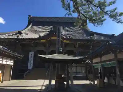 誕生寺の本殿・本堂