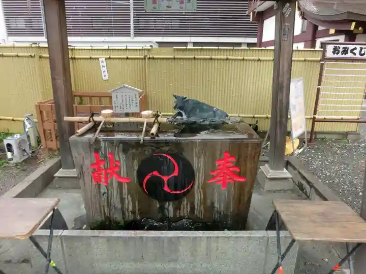 羽田神社の手水舎