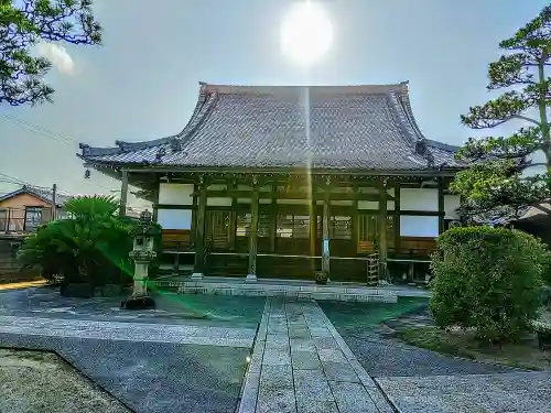 西来寺の本殿・本堂