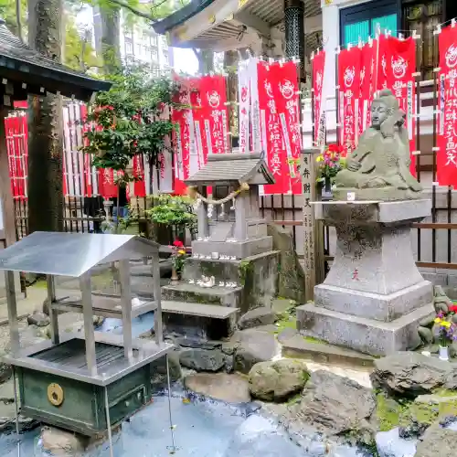 豊川稲荷東京別院の{uncategorized: "未分類", other: "その他", undefined: "問題あり", building: "その他建物", grave: "お墓", sacred_gate: "鳥居", guardian: "狛犬", statue: "像", buddha: "仏像", history: "歴史", nature: "自然", garden: "庭園", animal: "動物", pagoda: "塔", temizu: "手水舎", mountain_gate: "山門・神門", sanctuary: "本殿・本堂", subordinate: "末社・摂社", art: "芸術", scenery: "景色", jizo: "地蔵", ema: "絵馬", goshuin: "御朱印", omikuji: "おみくじ", items: "授与品その他", amulet: "お守り", goshuincho: "御朱印帳", eats: "食事", festival: "お祭り", votive_dance: "神楽", shichigosan: "七五三参", wedding: "結婚式", experience: "体験その他", initially: "初詣", around: "周辺", anti_infection: "感染症対策"}