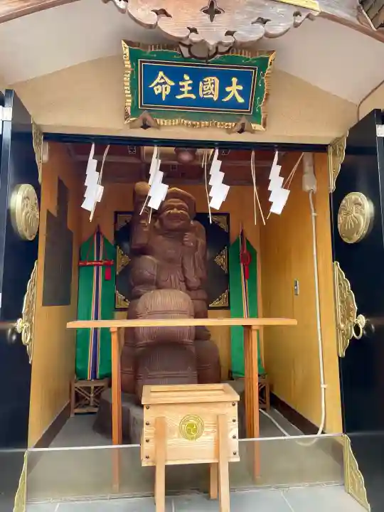 須賀神社の{uncategorized: "未分類", other: "その他", undefined: "問題あり", building: "その他建物", grave: "お墓", sacred_gate: "鳥居", guardian: "狛犬", statue: "像", buddha: "仏像", history: "歴史", nature: "自然", garden: "庭園", animal: "動物", pagoda: "塔", temizu: "手水舎", mountain_gate: "山門・神門", sanctuary: "本殿・本堂", subordinate: "末社・摂社", art: "芸術", scenery: "景色", jizo: "地蔵", ema: "絵馬", goshuin: "御朱印", omikuji: "おみくじ", items: "授与品その他", amulet: "お守り", goshuincho: "御朱印帳", eats: "食事", festival: "お祭り", votive_dance: "神楽", shichigosan: "七五三参", wedding: "結婚式", experience: "体験その他", initially: "初詣", around: "周辺", anti_infection: "感染症対策"}