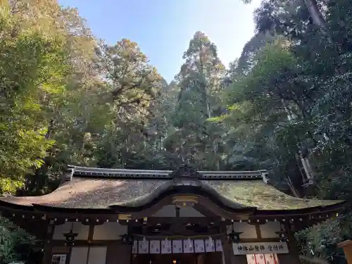 狭井坐大神荒魂神社(狭井神社)の{uncategorized: "未分類", other: "その他", undefined: "問題あり", building: "その他建物", grave: "お墓", sacred_gate: "鳥居", guardian: "狛犬", statue: "像", buddha: "仏像", history: "歴史", nature: "自然", garden: "庭園", animal: "動物", pagoda: "塔", temizu: "手水舎", mountain_gate: "山門・神門", sanctuary: "本殿・本堂", subordinate: "末社・摂社", art: "芸術", scenery: "景色", jizo: "地蔵", ema: "絵馬", goshuin: "御朱印", omikuji: "おみくじ", items: "授与品その他", amulet: "お守り", goshuincho: "御朱印帳", eats: "食事", festival: "お祭り", votive_dance: "神楽", shichigosan: "七五三参", wedding: "結婚式", experience: "体験その他", initially: "初詣", around: "周辺", anti_infection: "感染症対策"}