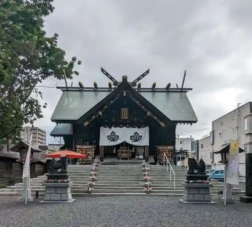 札幌諏訪神社の本殿・本堂