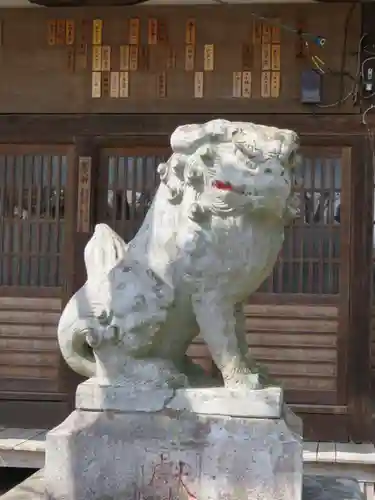 山梨岡神社の狛犬