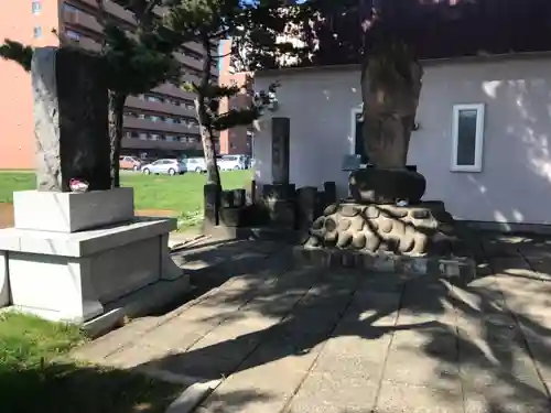 新川皇大神社の末社・摂社
