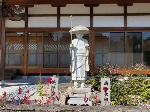 吉祥院の像