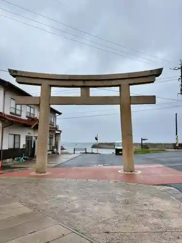 日御碕神社の{uncategorized: "未分類", other: "その他", undefined: "問題あり", building: "その他建物", grave: "お墓", sacred_gate: "鳥居", guardian: "狛犬", statue: "像", buddha: "仏像", history: "歴史", nature: "自然", garden: "庭園", animal: "動物", pagoda: "塔", temizu: "手水舎", mountain_gate: "山門・神門", sanctuary: "本殿・本堂", subordinate: "末社・摂社", art: "芸術", scenery: "景色", jizo: "地蔵", ema: "絵馬", goshuin: "御朱印", omikuji: "おみくじ", items: "授与品その他", amulet: "お守り", goshuincho: "御朱印帳", eats: "食事", festival: "お祭り", votive_dance: "神楽", shichigosan: "七五三参", wedding: "結婚式", experience: "体験その他", initially: "初詣", around: "周辺", anti_infection: "感染症対策"}
