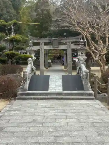 御勢大霊石神社 の庭園