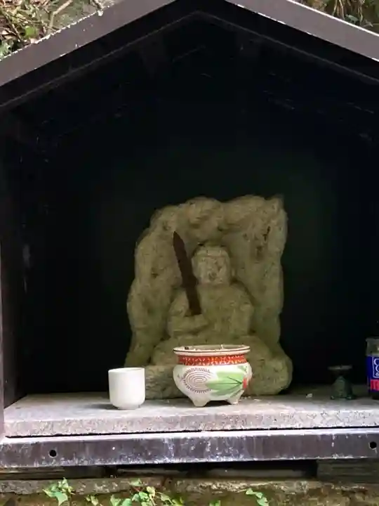 不動尊(布引の滝)の仏像