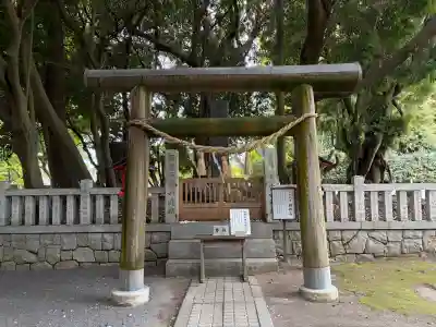 常陸第三宮　吉田神社の{uncategorized: "未分類", other: "その他", undefined: "問題あり", building: "その他建物", grave: "お墓", sacred_gate: "鳥居", guardian: "狛犬", statue: "像", buddha: "仏像", history: "歴史", nature: "自然", garden: "庭園", animal: "動物", pagoda: "塔", temizu: "手水舎", mountain_gate: "山門・神門", sanctuary: "本殿・本堂", subordinate: "末社・摂社", art: "芸術", scenery: "景色", jizo: "地蔵", ema: "絵馬", goshuin: "御朱印", omikuji: "おみくじ", items: "授与品その他", amulet: "お守り", goshuincho: "御朱印帳", eats: "食事", festival: "お祭り", votive_dance: "神楽", shichigosan: "七五三参", wedding: "結婚式", experience: "体験その他", initially: "初詣", around: "周辺", anti_infection: "感染症対策"}